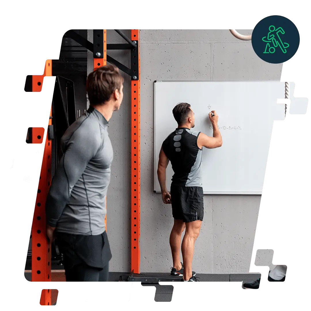 Acompanhamento-de-performance-de-Atletas-em-formação-na-academia-conversando-e-fazendo-planos-de-exercícios